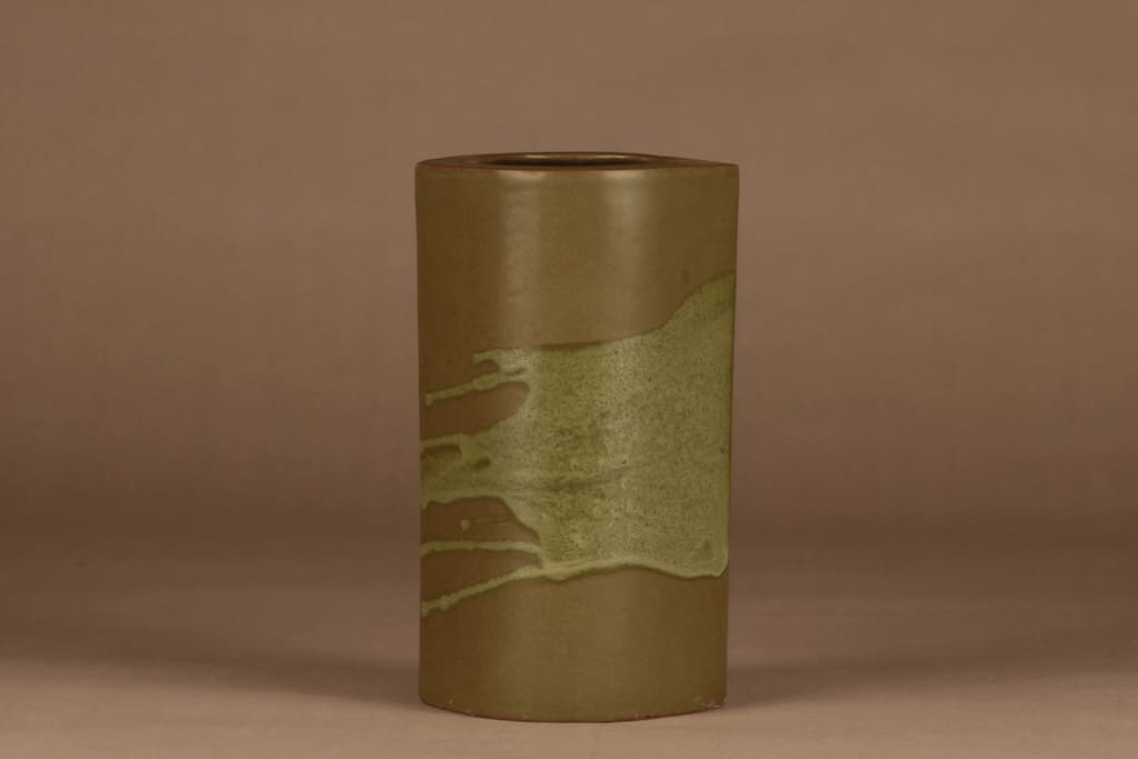 Arabia Karu maljakko, signeerattu, suunnittelija Heljä Liukko-Sundström, signeerattu kuva 2