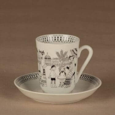 Arabia Emilia kaakaokuppi, mustavalkoinen, suunnittelija Raija Uosikkinen,