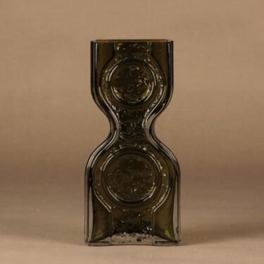 Riihimäen lasi 1305 maljakko, Kaappikello, suunnittelija Helena Tynell, Kaappikello