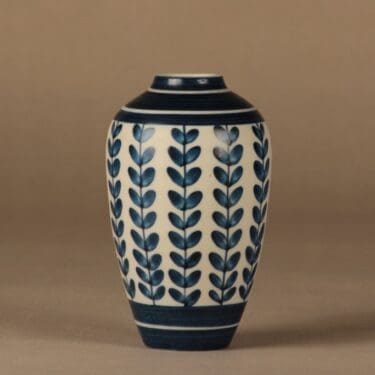 Arabia maljakko, käsinmaalattu, suunnittelija , käsinmaalattu, signeerattu