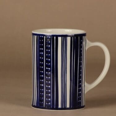 Arabia GO 4 haarikka, käsinmaalattu, suunnittelija Gunvor Olin-Grönqvist, käsinmaalattu, 1.1 l, signeerattu