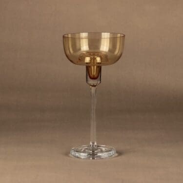 Riihimäen lasi Olympos kynttilänjalka, amber, suunnittelija Nanny Still, jalallinen