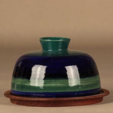 Arabia FA juustokupu ja -alunen, käsinmaalattu, suunnittelija Heljä Liukko-Sundström, käsinmaalattu, signeerattu