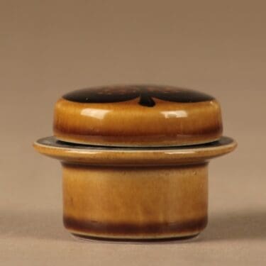 Arabia Fructus rasia, käsinmaalattu, suunnittelija Gunvor Olin-Grönqvist, käsinmaalattu, signeerattu