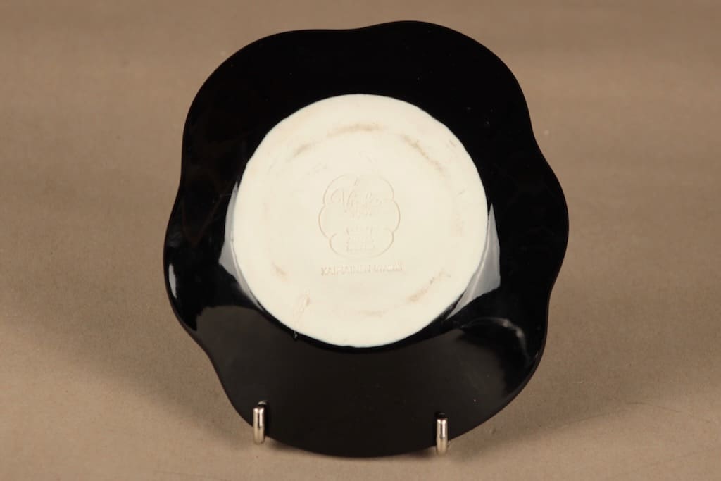 Arabia Viola koristelautanen, käsinmaalattu, suunnittelija Birger Kaipiainen, käsinmaalattu, kukka, käsinmaalattu, orvokki kuva 3