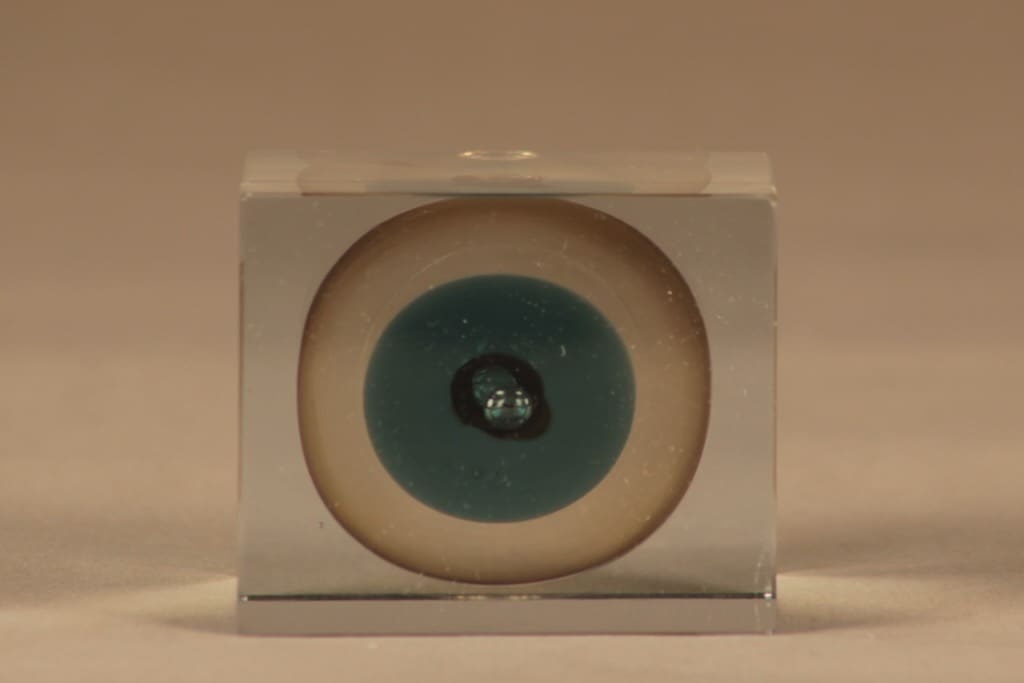 Nuutajärvi Vuosikuutio taide-esine, 1989, suunnittelija Oiva Toikka, 1989, signeerattu, numeroitu kuva 4