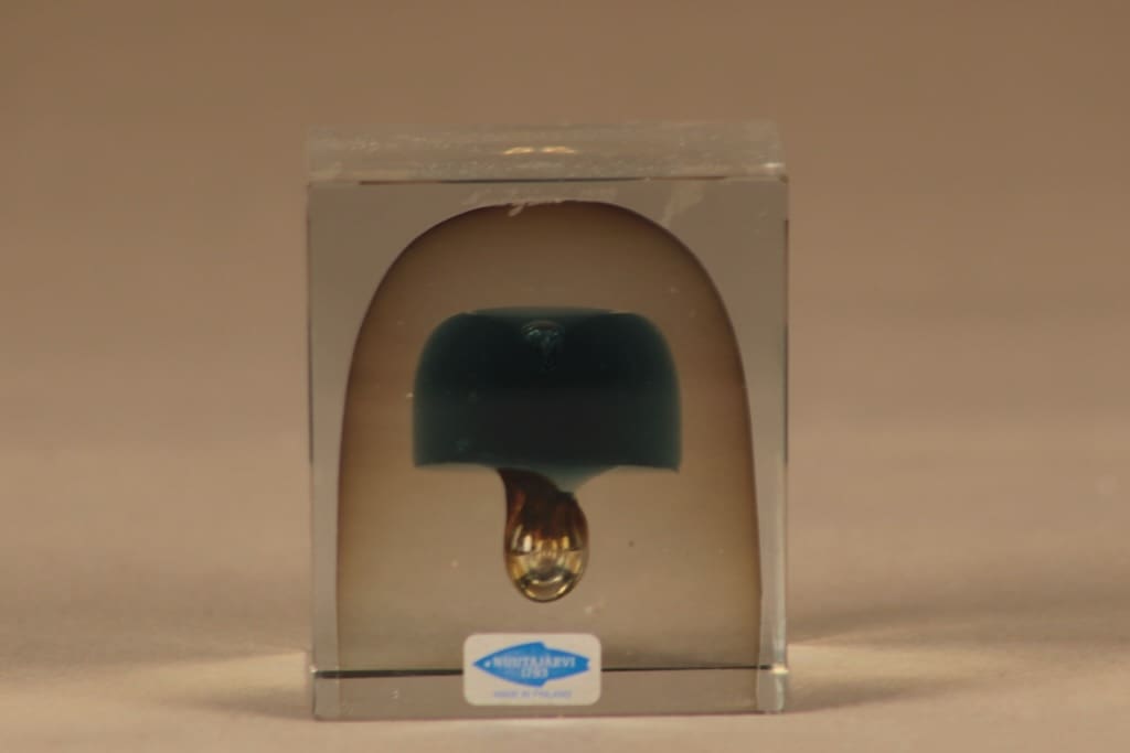 Nuutajärvi Vuosikuutio taide-esine, 1989, suunnittelija Oiva Toikka, 1989, signeerattu, numeroitu kuva 5