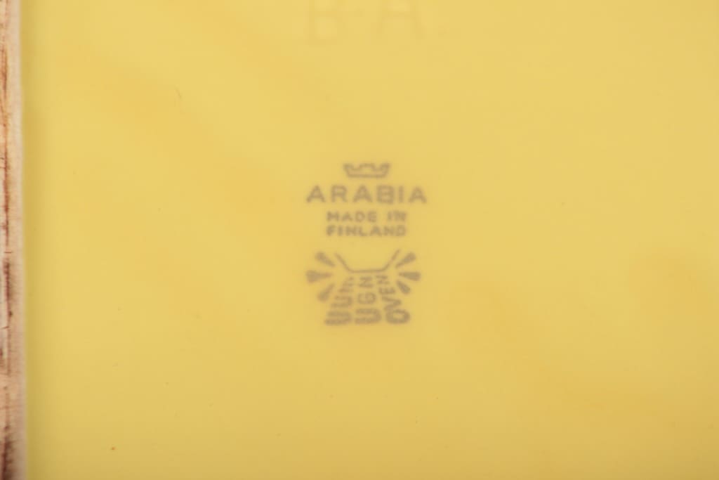 Arabia Kilta tarjoilukulho, rottinkitelineessä, suunnittelija Kaj Franck, rottinkitelineessä kuva 3