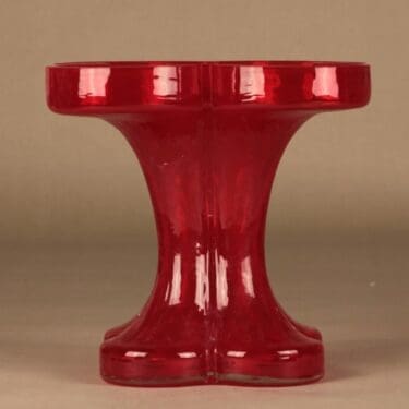 Riihimäen lasi Onnenlehti maljakko, punainen, suunnittelija Helena Tynell,