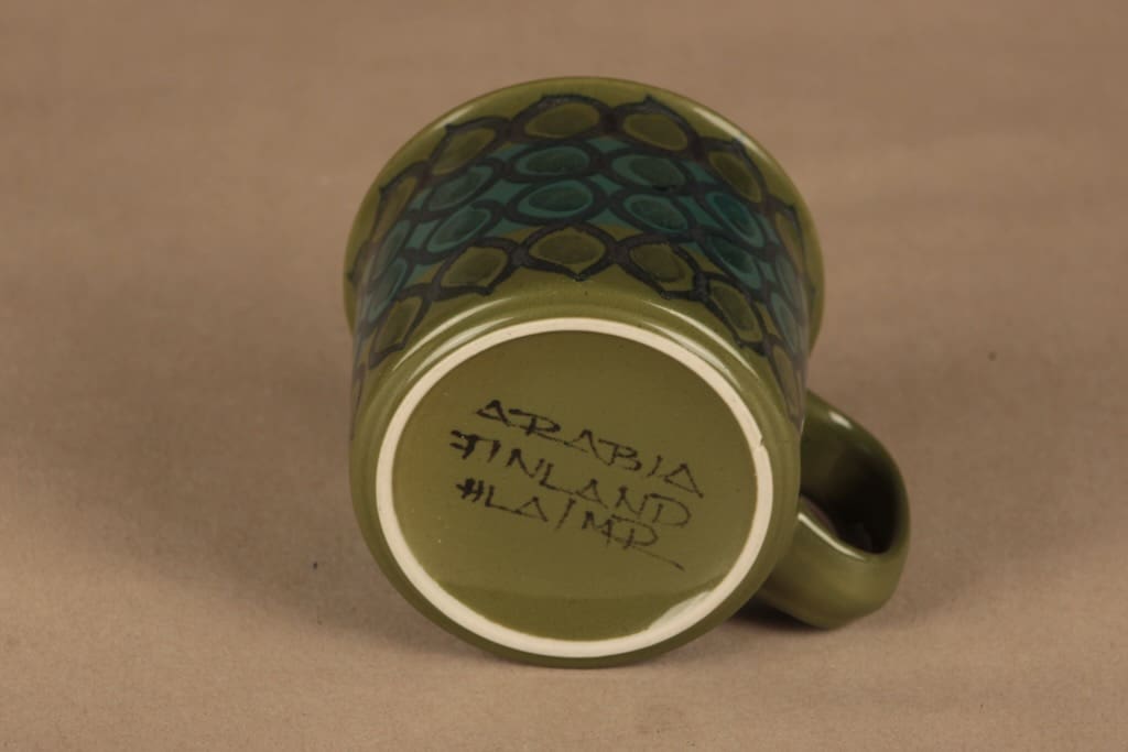Arabia S kaakaomuki, käsinmaalattu, suunnittelija Korkeus 15.5 cm, käsinmaalattu, signeerattu kuva 3