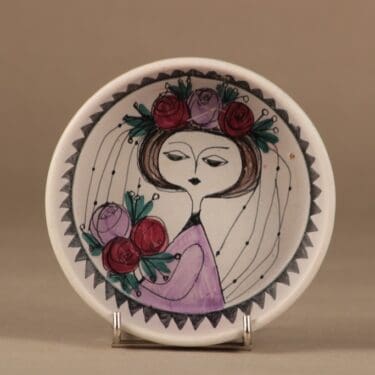 Kupittaan savi koristelautanen, käsinmaalattu, suunnittelija Laila Zink, käsinmaalattu, signeerattu