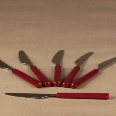 Hackman Hackminna veitsi, tummanpunainen, 6 kpl, suunnittelija Ahti Majuri,