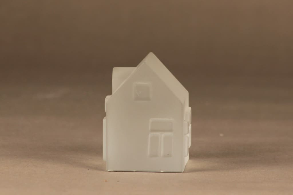 Iittala Iittalan kylä taide-esine, Hakalan kauppa, suunnittelija Jorma Vennola, Hakalan kauppa, signeerattu, numeroitu kuva 2