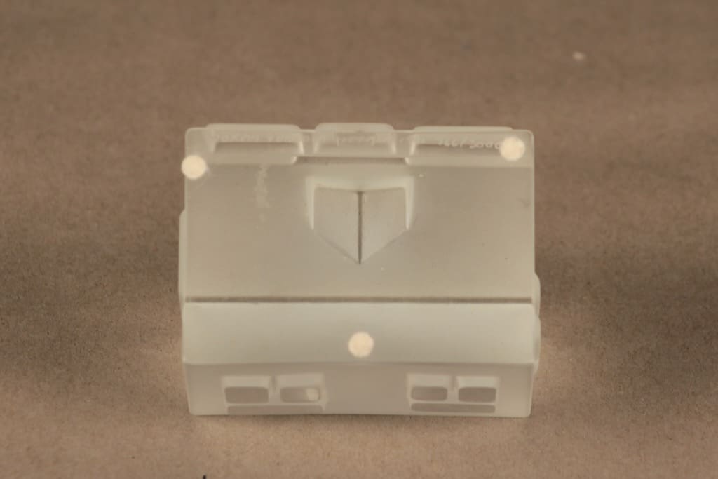 Iittala Iittalan kylä taide-esine, Hakalan kauppa, suunnittelija Jorma Vennola, Hakalan kauppa, signeerattu, numeroitu kuva 5