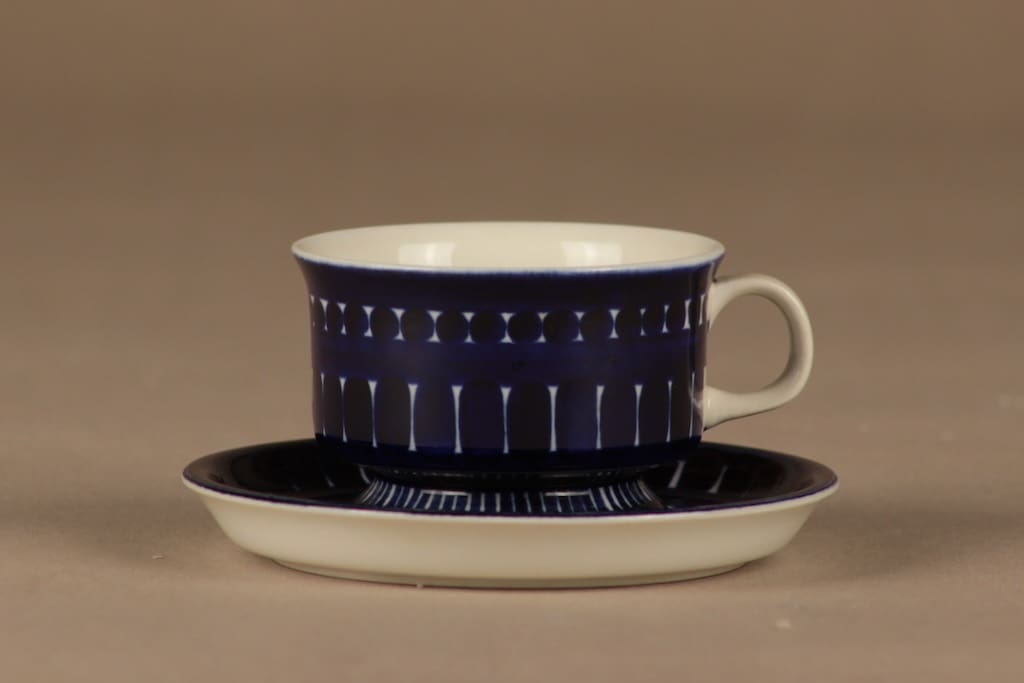Arabia Valencia mokkakuppi, koboltinsininen, 6 kpl, suunnittelija Ulla Procope, koboltinsininen, signeerattu kuva 2