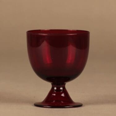 Nuutajärvi Bistro lasi suunnittelija Saara Hopea