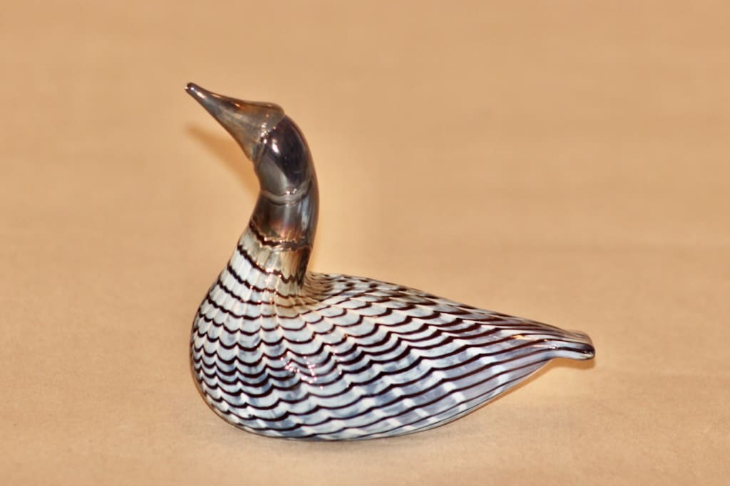 Nuutajärvi lintu Mustapää-uikku suunnittelija Oiva Toikka