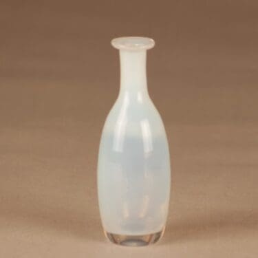 Iittala miniatyyrimaljakko, signeerattu suunnittelija Tapio Wirkkala