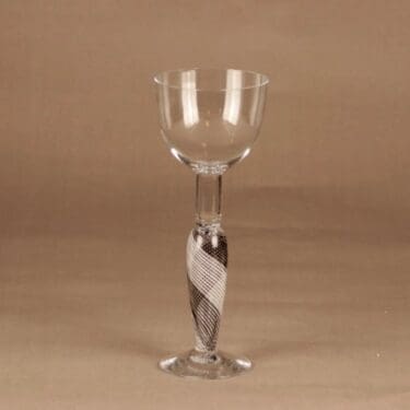 Marimekko Pokaali viinilasi, suunnittelija Brita Flander,