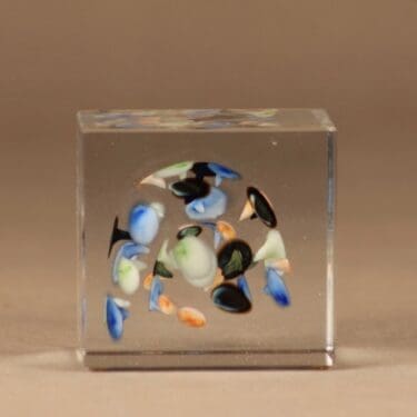 Nuutajärvi vuosikuutio, 2005, suunnittelija Oiva Toikka, 2005, signeerattu