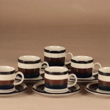 Arabia Kaira kahvikuppi, ruskea, musta, valkoinen, 6 kpl, suunnittelija Anja Jaatinen-Winquist, raitakoriste