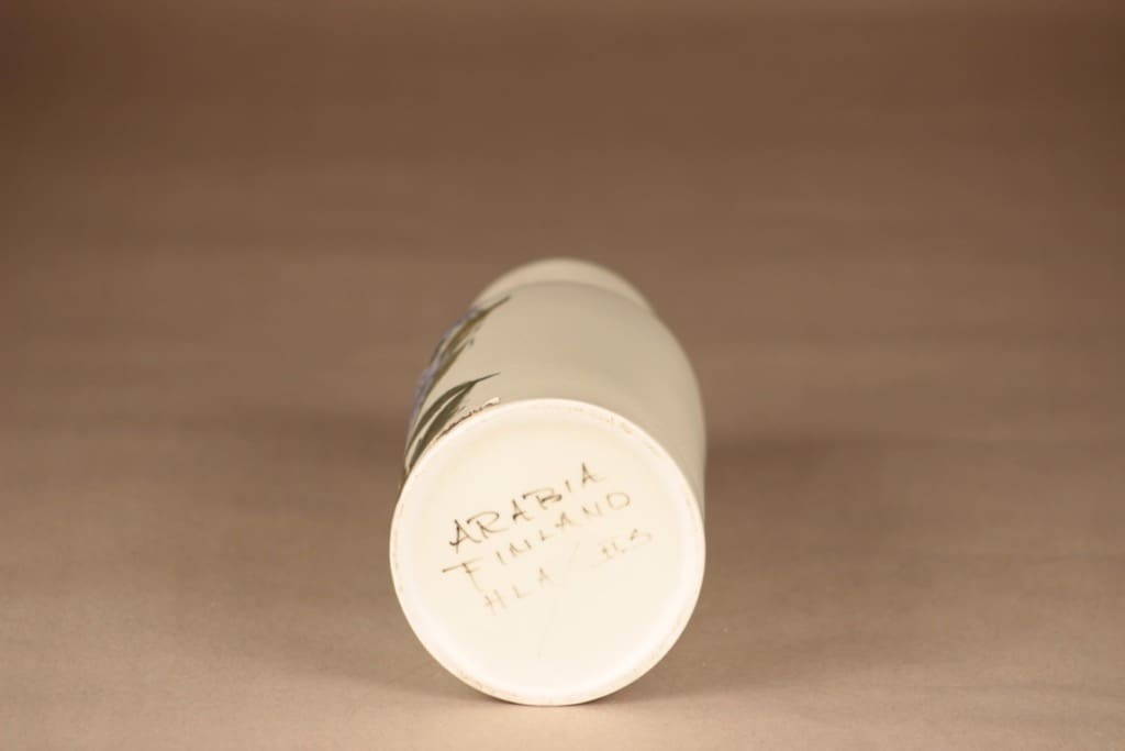 Arabia maljakko, käsinmaalattu, suunnittelija Hilkka-Liisa Ahola, käsinmaalattu, signeerattu, kukka kuva 2