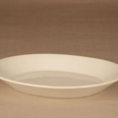 Arabia Eeva lautanen, 29.5*26.5 cm, 4 kpl, suunnittelija Birger Kaipiainen, 29.5*26.5 cm, ovaali