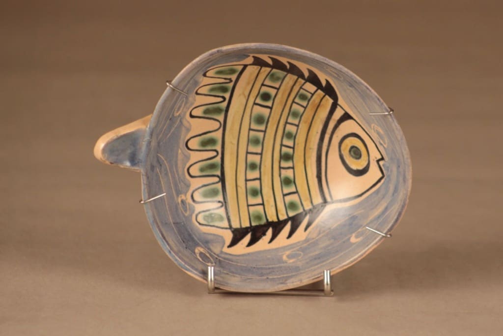 Kupittaan savi malja suunnittelija Laila Zink