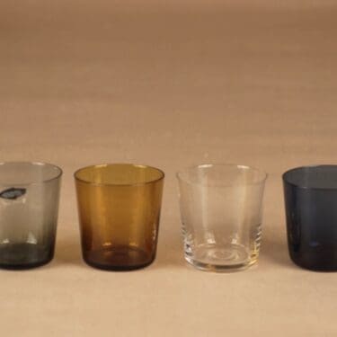 Nuutajärvi juomalasi, eri värejä, 4 kpl, suunnittelija Kaj Franck,