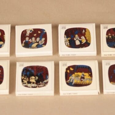 Arabia Kalevala vuosilautanen, factory visit, 8 kpl, suunnittelija Raija Uosikkinen, factory visit