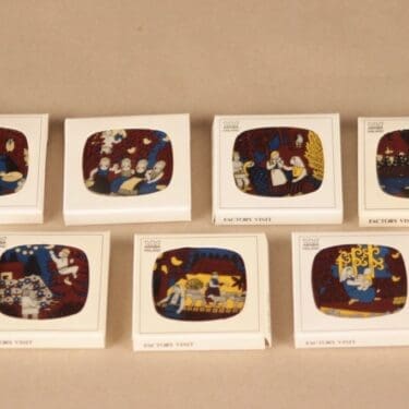 Arabia Kalevala vuosilautanen, factory visit, 7 kpl, suunnittelija Raija Uosikkinen, factory visit